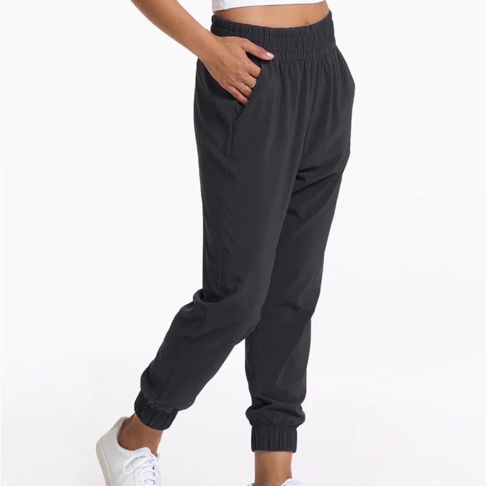 Vuori Women's Villa Joggers - Size Small